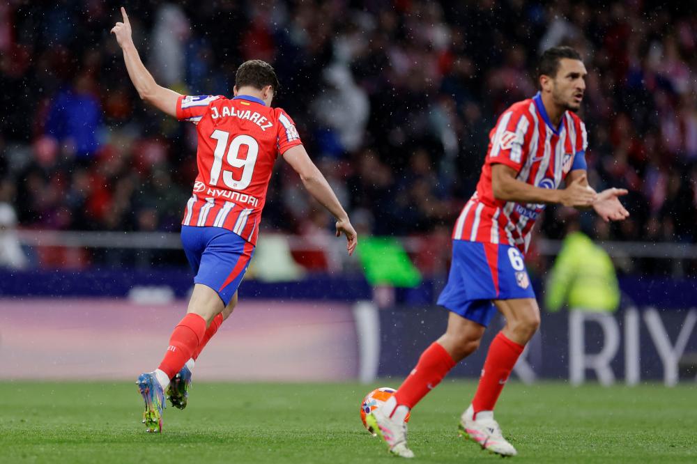 小卡领航快船胜篮网，恢复超巨身手，再次证明价值.